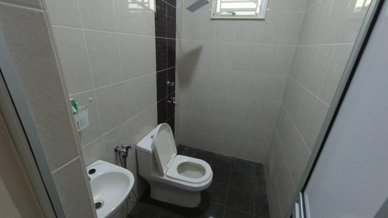 Auni Homestay Kuala Terengganu Exterior foto