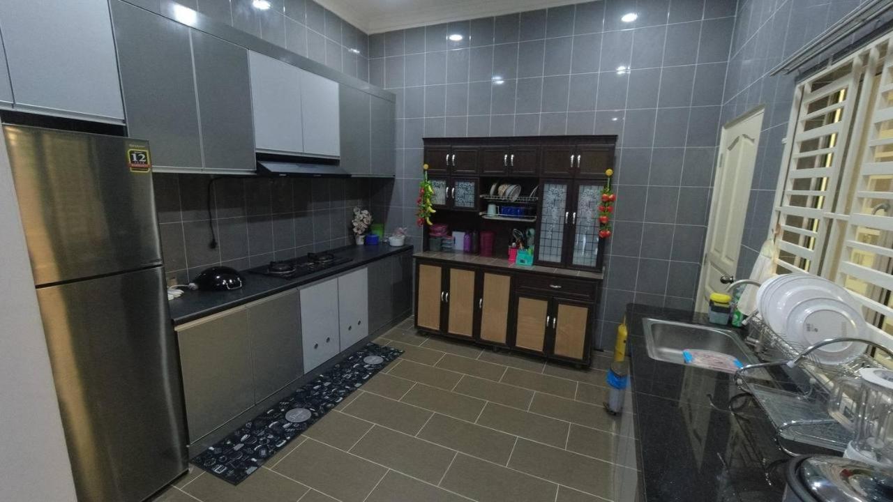 Auni Homestay Kuala Terengganu Exterior foto