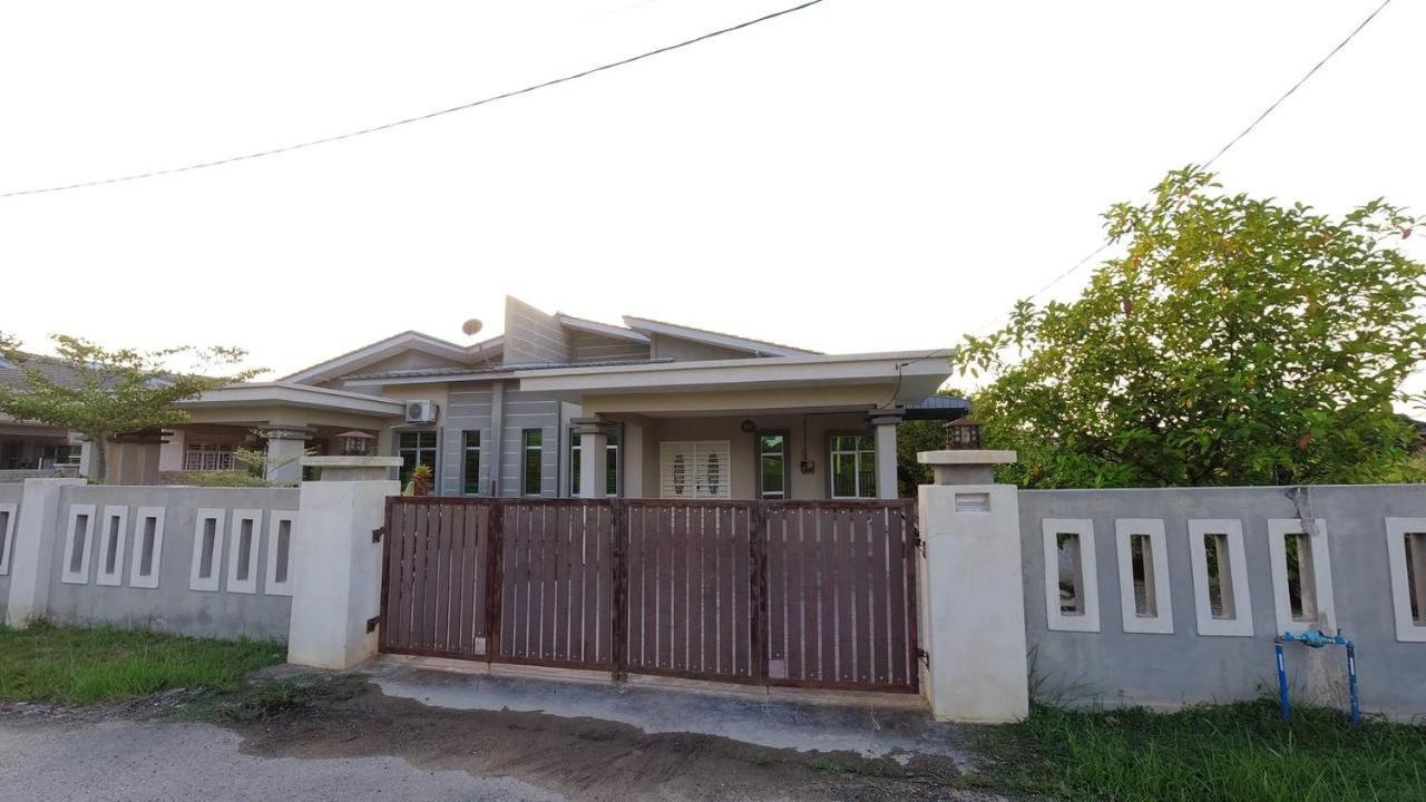 Auni Homestay Kuala Terengganu Exterior foto